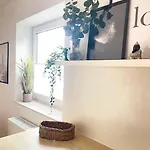 Megha Living - 2 Appartments Mit Kueche - Zentral *