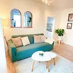 Megha Living - 2 Appartments Mit Kueche - Zentral