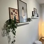 Megha Living - 2 Appartments Mit Kueche - Zentral דירה ממינגן