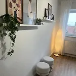 Megha Living - 2 Appartments Mit Kueche - Zentral *