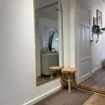Megha Living - 2 Appartments Mit Kueche - Zentral *