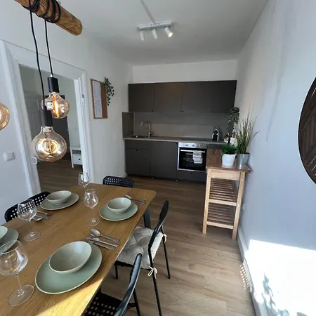 Megha Living - 2 Appartments Mit Kueche - Zentral Мемминген