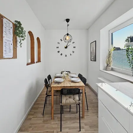 Megha Living - 2 Appartments Mit Kueche - Zentral Lejlighed *