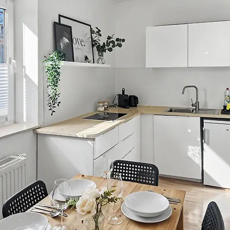 Megha Living - 2 Appartments Mit Kueche - Zentral Lejlighed *