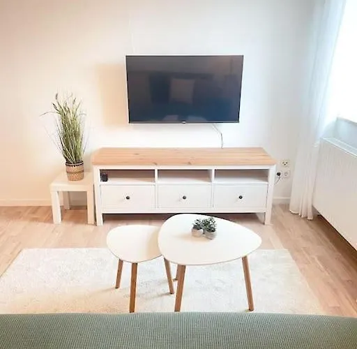Megha Living - 2 Appartments Mit Kueche - Zentral Апартаменты *