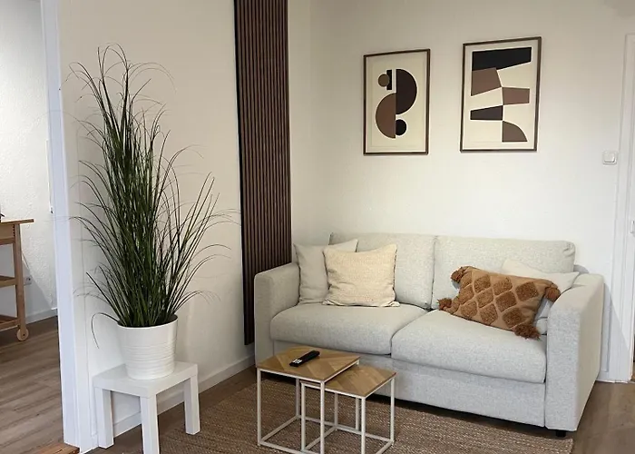 Megha Living - 2 Appartments Mit Kueche - Zentral Διαμέρισμα