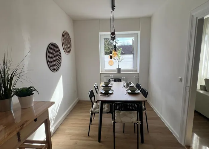 Megha Living - 2 Appartments Mit Kueche - Zentral *