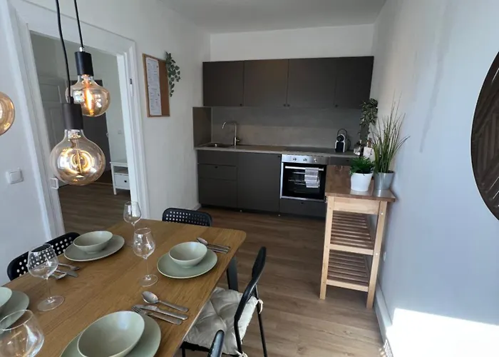 Megha Living - 2 Appartments Mit Kueche - Zentral Мемминген