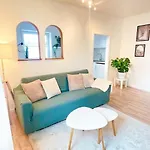 Megha Living - 2 Appartments Mit Kueche - Zentral