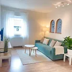 Megha Living - 2 Appartments Mit Kueche - Zentral * Memmingen