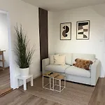 Megha Living - 2 Appartments Mit Kueche - Zentral Lejlighed
