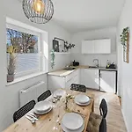 Megha Living - 2 Appartments Mit Kueche - Zentral * Memmingen