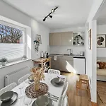 Megha Living - 2 Appartments Mit Kueche - Zentral