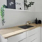 Megha Living - 2 Appartments Mit Kueche - Zentral *