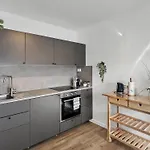 Megha Living - 2 Appartments Mit Kueche - Zentral