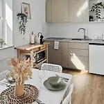 Megha Living - 2 Appartments Mit Kueche - Zentral Appartamento Memmingen