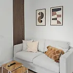 Megha Living - 2 Appartments Mit Kueche - Zentral Appartamento