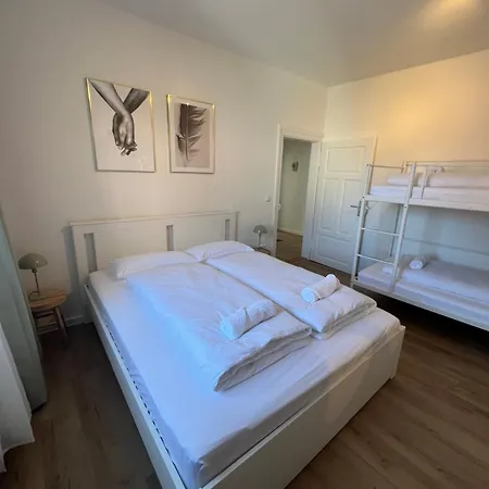 Megha Living - 2 Appartments Mit Kueche - Zentral شقة ميمنغن