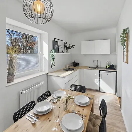 Megha Living - 2 Appartments Mit Kueche - Zentral * Memmingen
