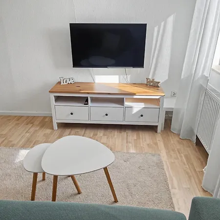Megha Living - 2 Appartments Mit Kueche - Zentral 아파트 메밍겐