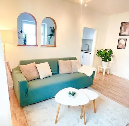 Megha Living - 2 Appartments Mit Kueche - Zentral شقة *